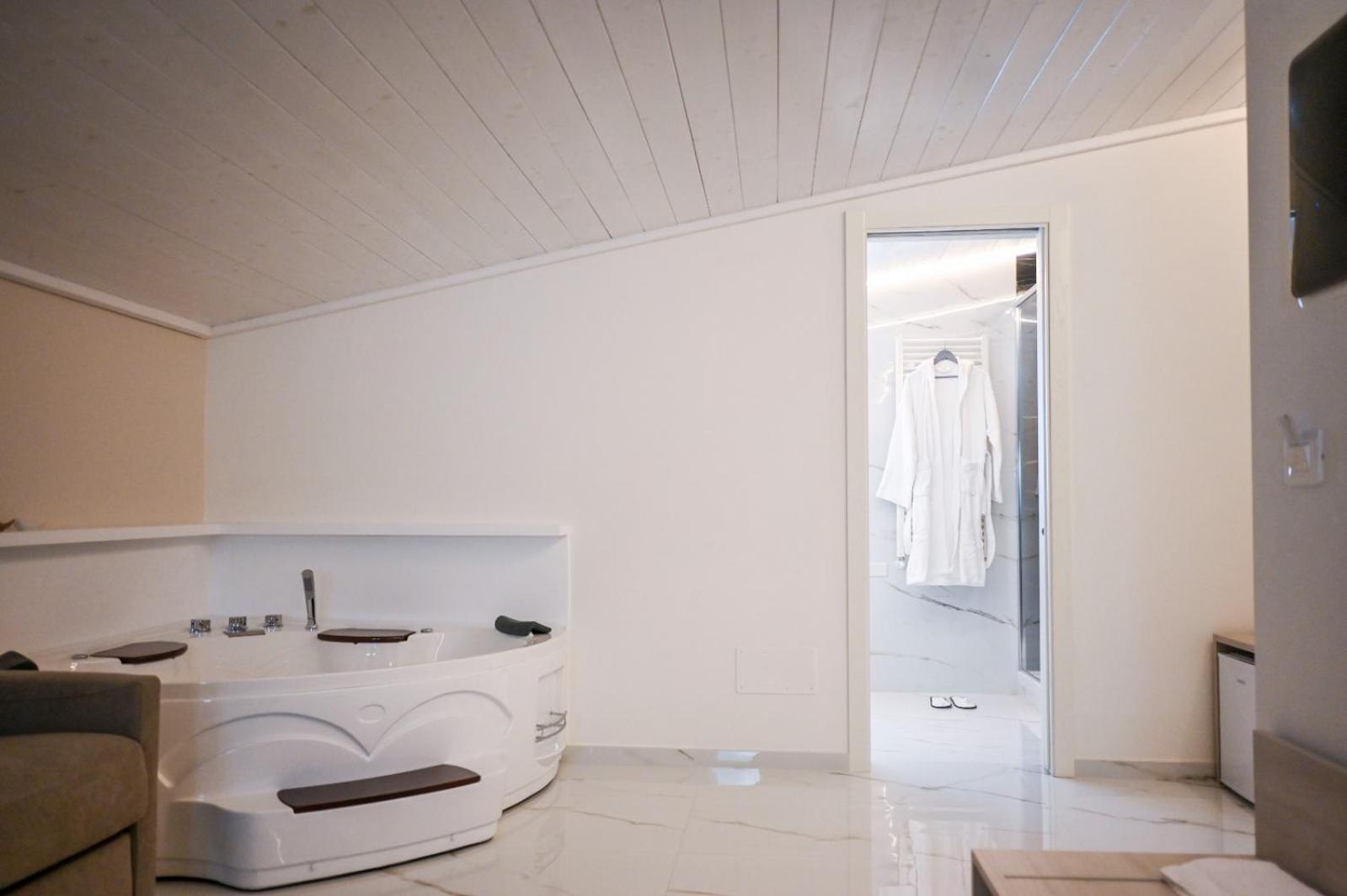 קנוסה די פוליה Principe Boemondo Luxury Room מראה חיצוני תמונה